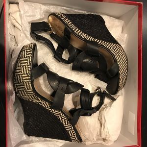 Guess “Dailona” Wedge Sadals